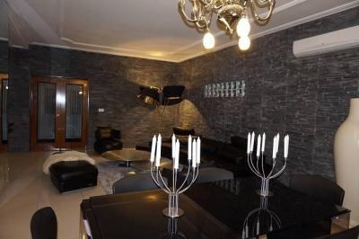 Villa meublée 6chb à louer Mermoz Dakar