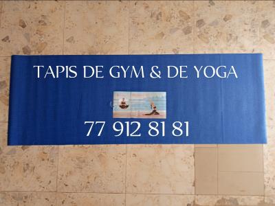 Tapis de yoga et de gymnastique au sol
