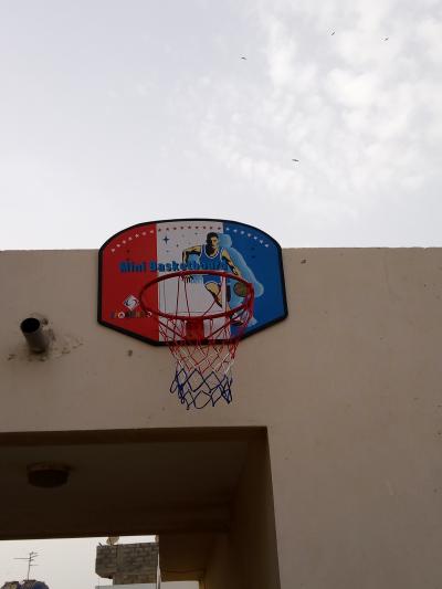 Panier de basket-ball mural tout neuf