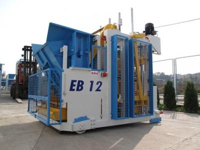 Machine mobile à blocs de béton SUMAB E-12 SUÈD