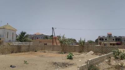 Terrain 400 mètres carrés à Saly Mbambara
