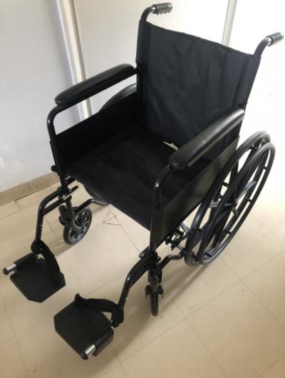Chaise roulante fauteuil roulant