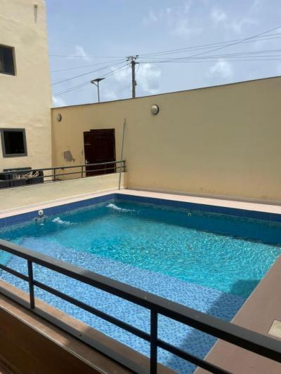 Villa R+1 avec piscine à vendre à yoff Bceao 