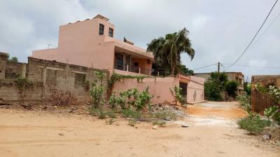 Terrain de 700 mètres carrés à vendre à Saly S