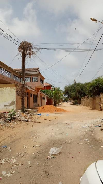 Terrain de 300 mètres carrés à vendre à Saly S