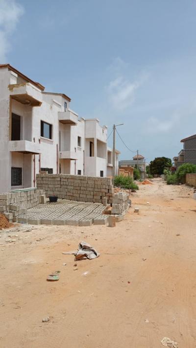 Terrain de 280 mètres carrés à vendre à Saly