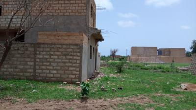 Terrain 300 mètres carrés à vendre à Saly Sé