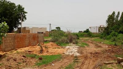 Terrain 300 mètres carrés à vendre à Saly Sé