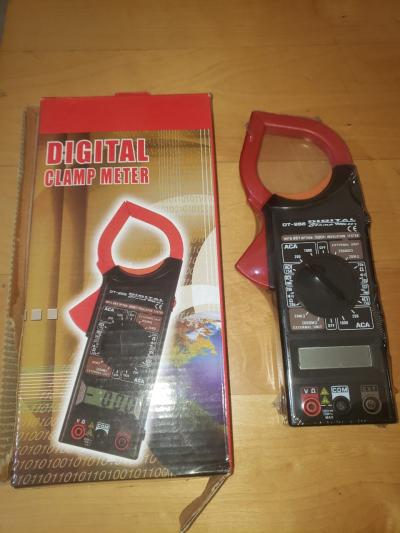 Digital clamp meter 