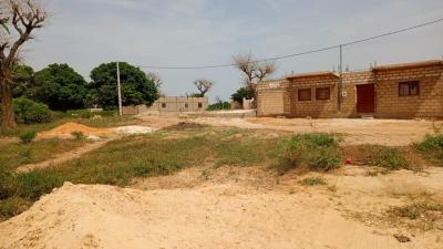 Terrain 300 mètres carrés à vendre à Saly Sén