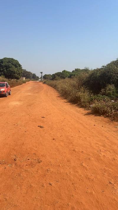 Terrains 300 mètres carrés à vendre à Warang S