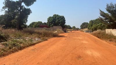 Terrains de 300 mètres carrés à vendre à Waran