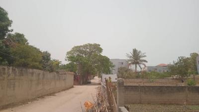 Terrain 600 mètres carrés à vendre à Saly, Sé