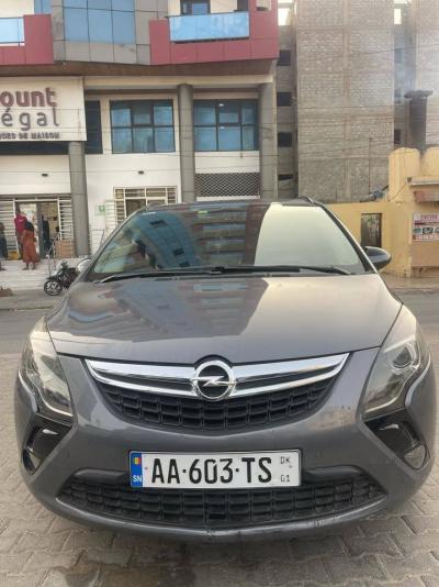 Opel Zafira 2016