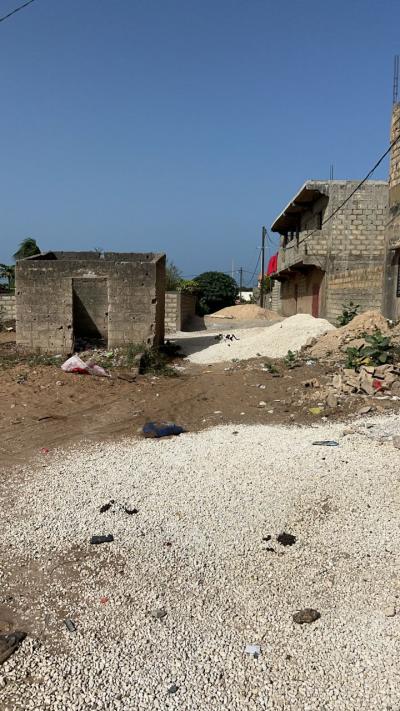 Terrain 300 mètres carrés à vendre à Saly Sén