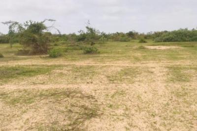 Terrain de 2,4 hectares vers Diender