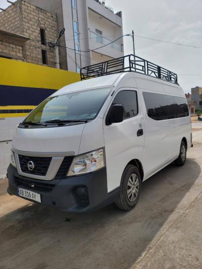 LOCATION DE MINI BUS NISSAN 12 places 