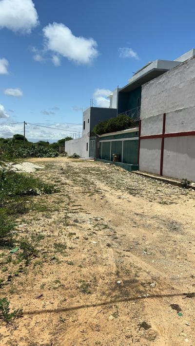 Terrains 300 mètres carrés à vendre à Somone s