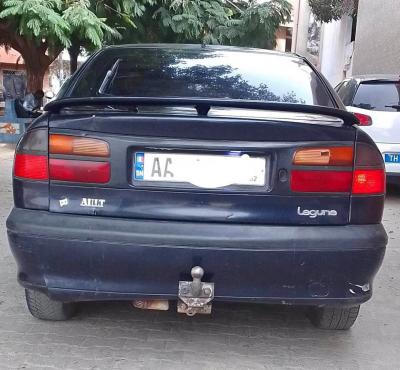 RENAULT LAGUNA1