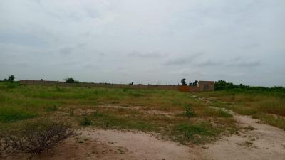 Terrains de 180 mètres carrés à vendre à Thiè