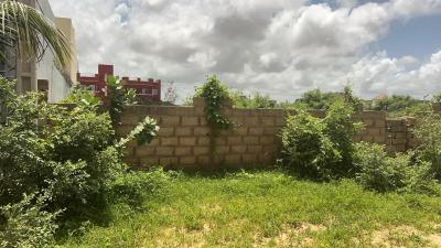 Terrain 300 mètres carrés à vendre à Saly Sén