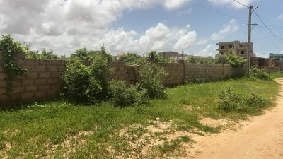 Terrain 300 mètres carrés à vendre à Saly Sén