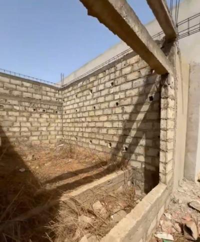 Maison inachevé à vendre 