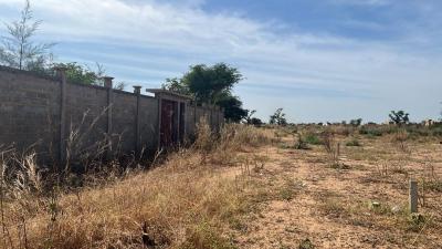 Terrain 300 mètres carrés à vendre à Malicound