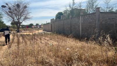 Terrain 300 mètres carrés à vendre à Malicound