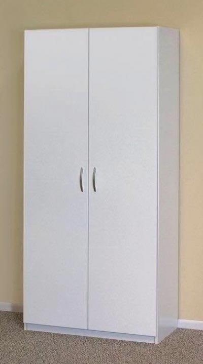 « Armoire blanche : bienvenue bébé, tout commen