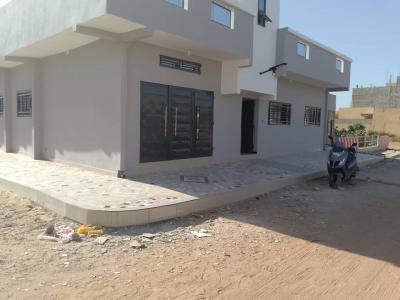 A VENDRE VILLA F4 de 181m² à DIAMNIADIO 