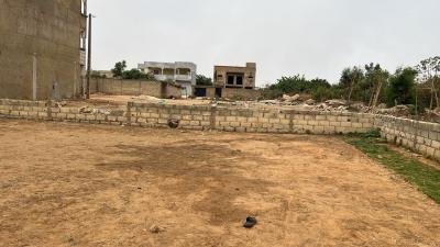 Terrain 300 mètres carrés à vendre à Saly Sén