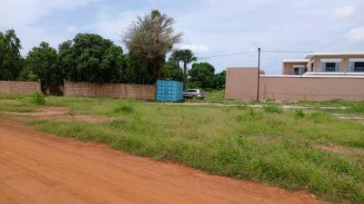 Terrain 300 mètres carrés à vendre à Saly Sén