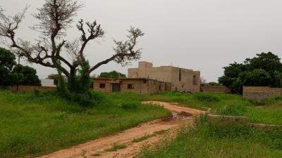 Terrain 300 mètres carrés à vendre à Saly Sén
